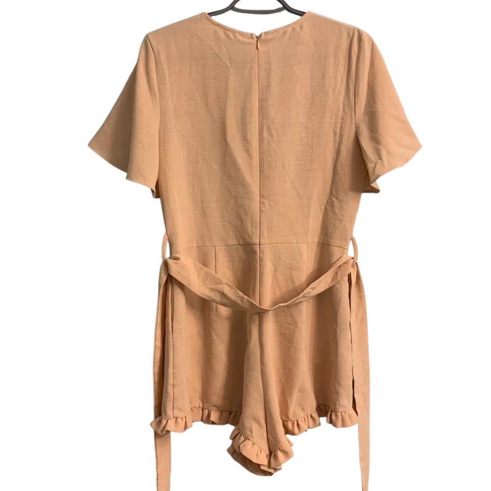 Lucca Couture sandstone romper size Medium NWT - Picture 2 of 5